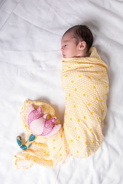 ORGANIC SWADDLE - HIVE